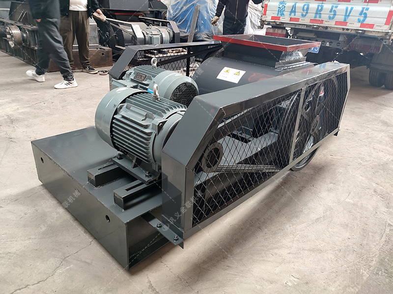 雙齒輥破碎機(jī)，如何解決大塊物料破碎的困擾？